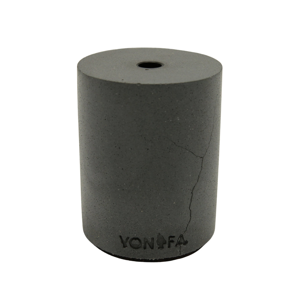 Diffusor-Flasche aus Architekturbeton Grau Var.2